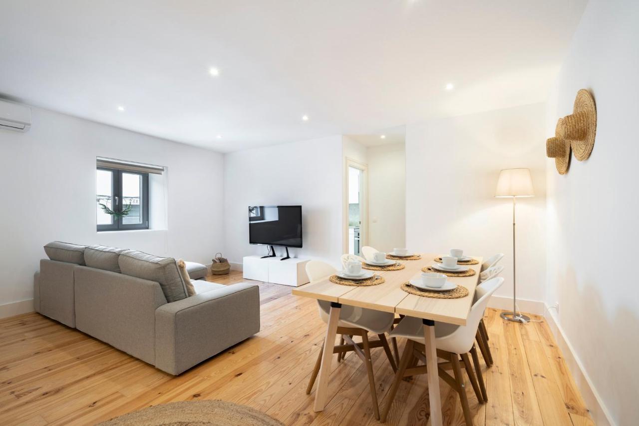 Warm And Cozy Parquet Flooring Apartment In Almada Dış mekan fotoğraf