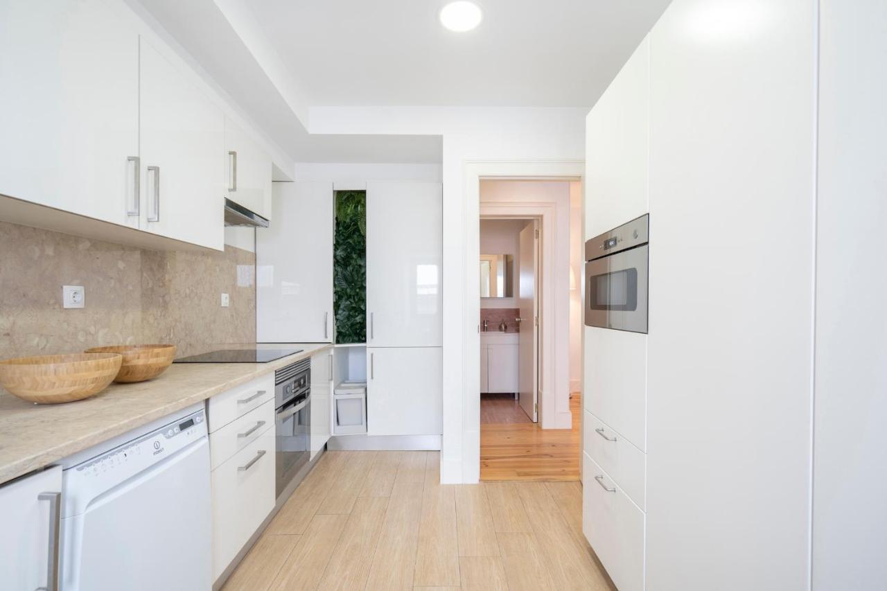 Warm And Cozy Parquet Flooring Apartment In Almada Dış mekan fotoğraf