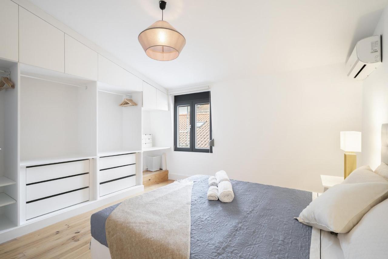 Warm And Cozy Parquet Flooring Apartment In Almada Dış mekan fotoğraf