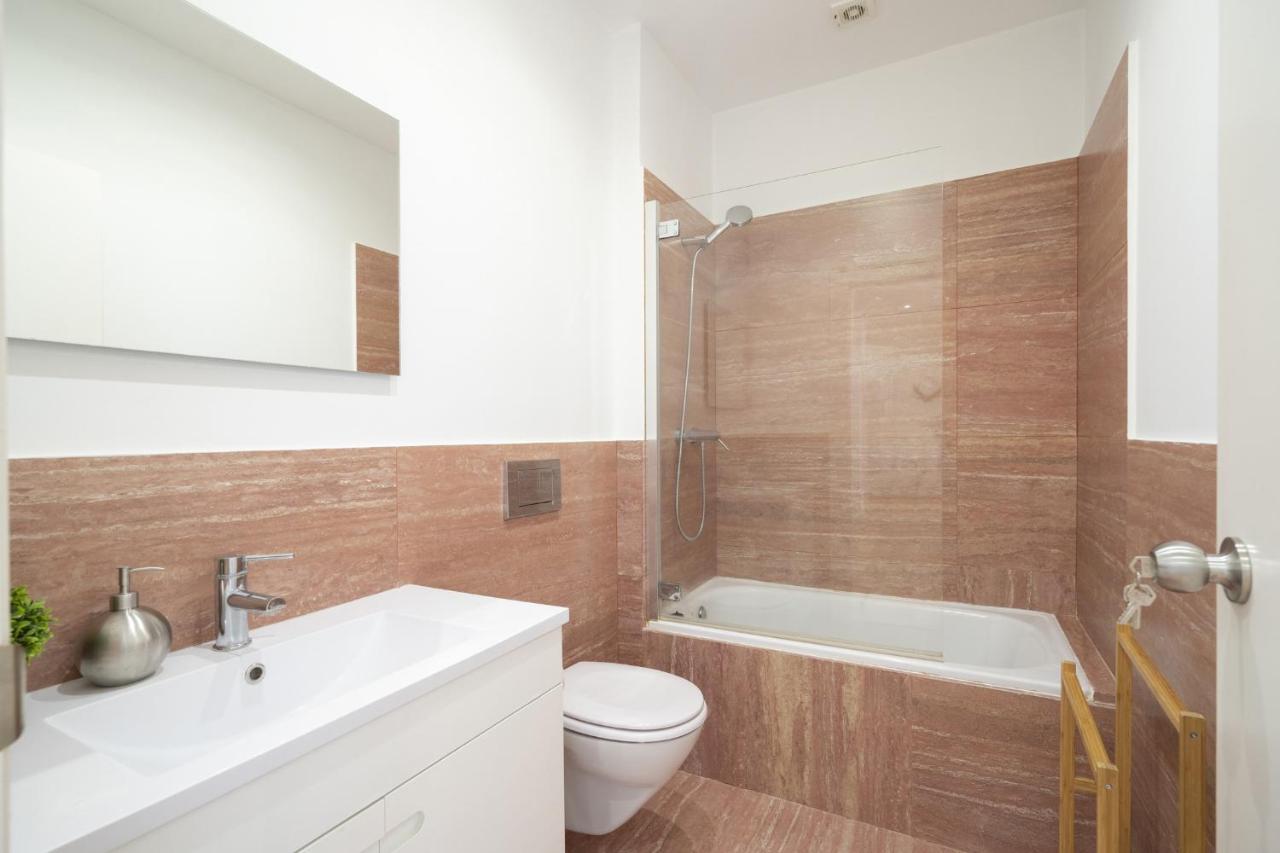 Warm And Cozy Parquet Flooring Apartment In Almada Dış mekan fotoğraf
