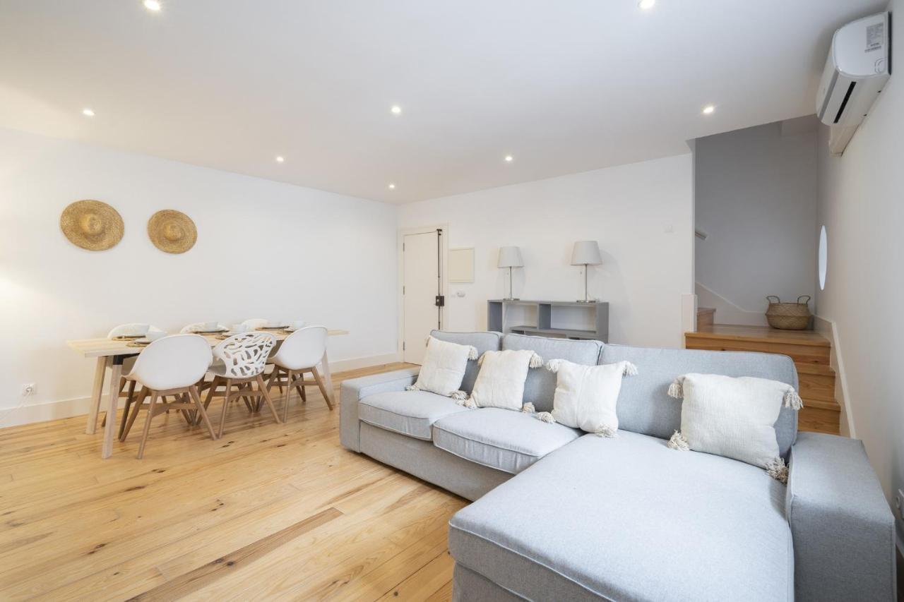 Warm And Cozy Parquet Flooring Apartment In Almada Dış mekan fotoğraf